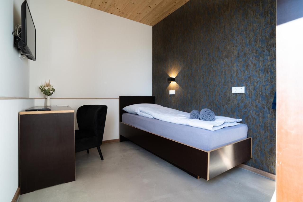 Motel Q Zimmern ob Rottweil Ngoại thất bức ảnh